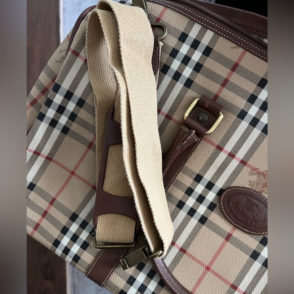 Vintage Buryberry’s Burberry Vintage Nova Check Haymarket Travel Duffle plaid - Picture 16 of 17